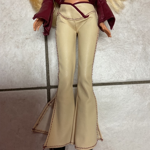 Barbie My Scene Doll - Picture 3 of 6